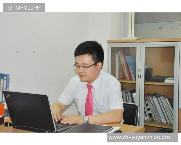 陈伟专访:从青涩少年到足球明星的成长之路回顾 陈伟专访:从青涩少年到足球明星的成长之路回顾